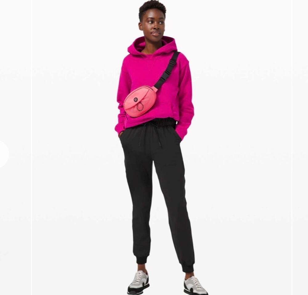 Lululemon Women’s Keep Moving Jogger
Black, Size 6